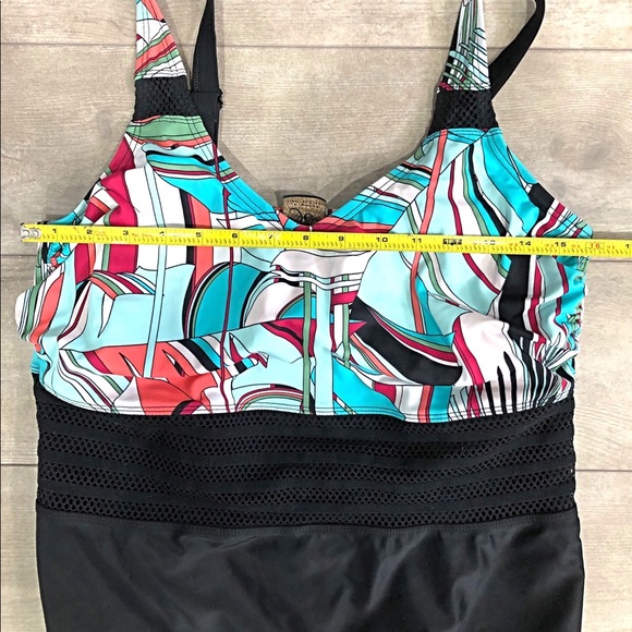 One piece swimsuit - Picture 6 of 8